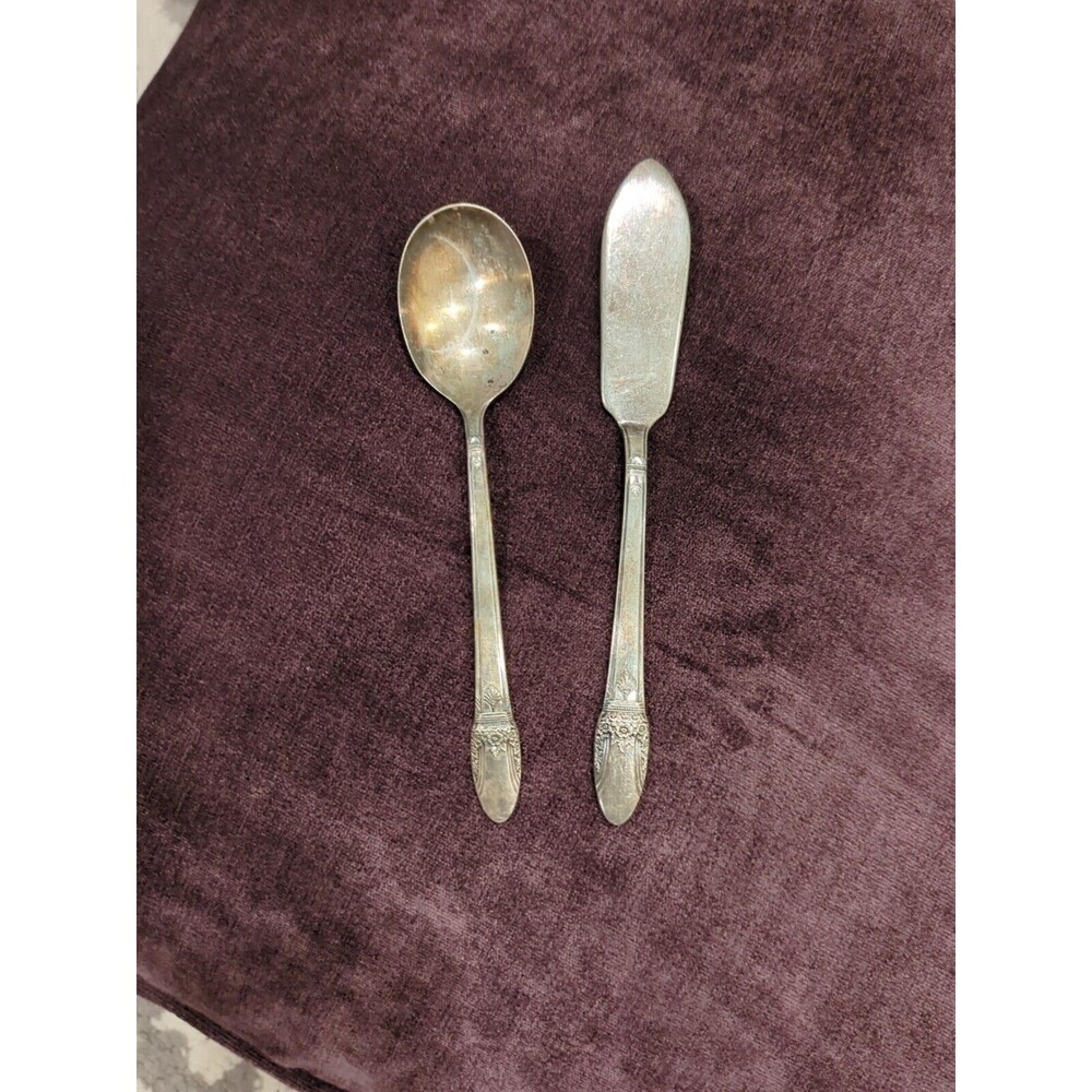 1847 Rogers Bros Butter Knife And Sugar Spoon Set Of 2‎ Vintage First Love
